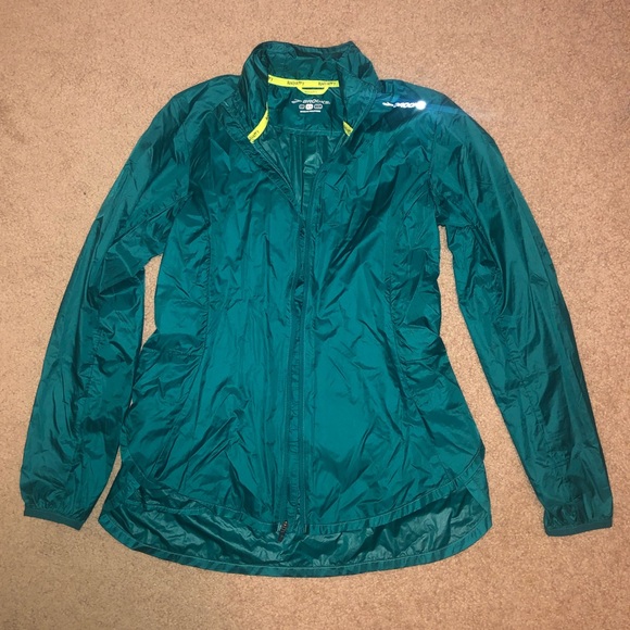 brooks run happy jacket